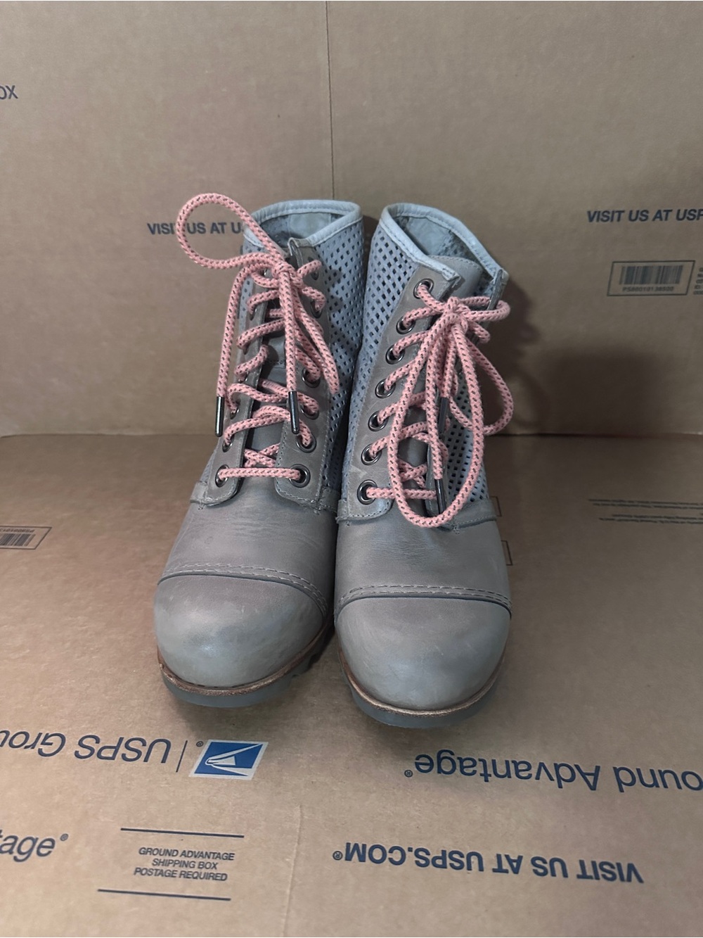 Sorel Gray Women's Lace-Up Winter Boots with Pink Laces